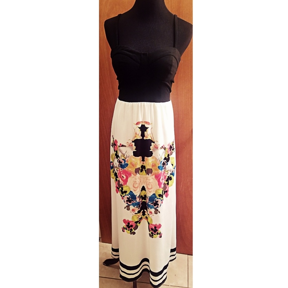 2b bebe Floral Side-Cutout Maxi Dress